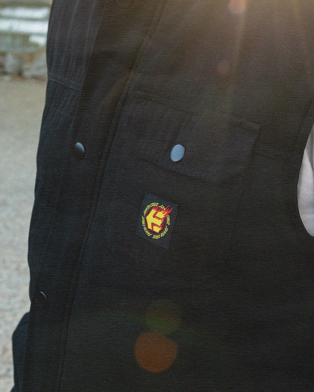 1975-santa-cruz-flame-vest-black-1.webp
