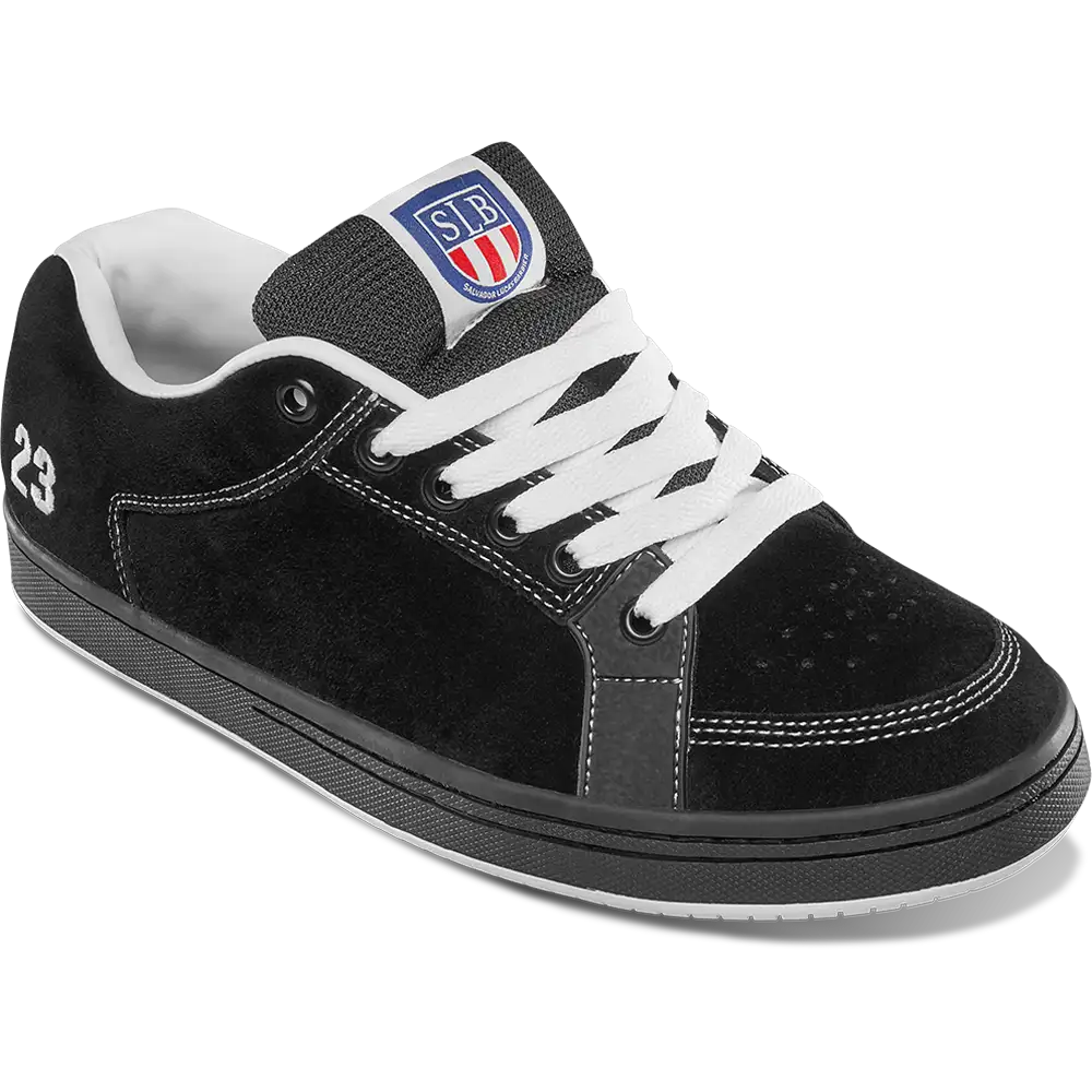 3283-sal-23-black-white-1.webp