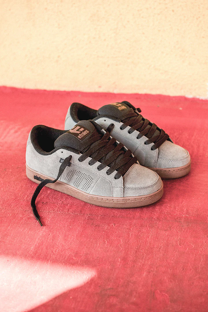 334-kingpin-grey-black-gum-1.webp