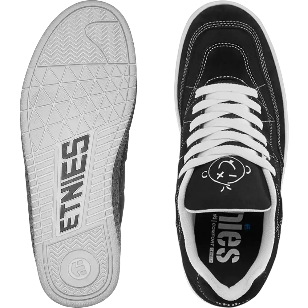 890-snake-black-white-1.webp